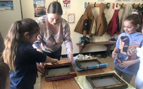 J'apprends à fabriquer du papier